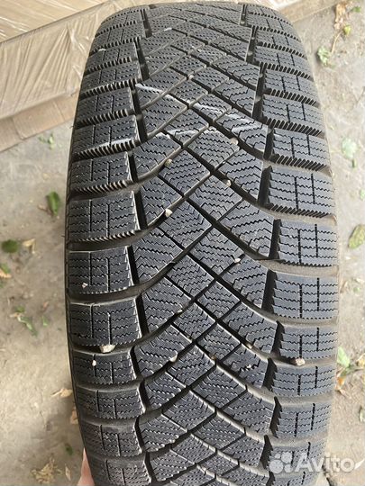 Колеса зимние Pirelli 205/55 r16 (липучка)