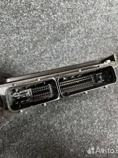 Блок управления двигателем Mitsubishi Pajero 4