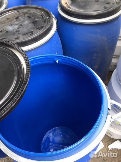 Бочка пластиковая 170л бу.Посуда под вино