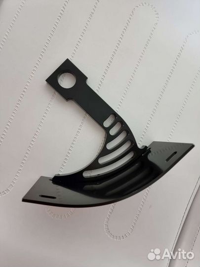 Подномерник на мотоцикл