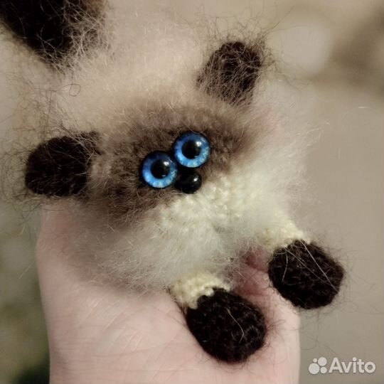 Сувенир вязаный кот