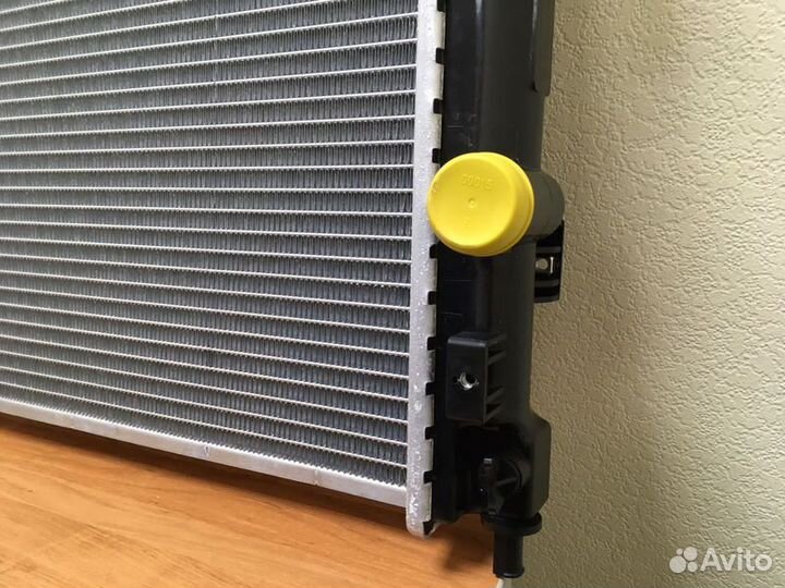 Радиатор охл. дв. Chrysler Sebring II 01