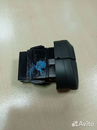 Кнопка обогрева заднего стекла и зеркал Renault Me