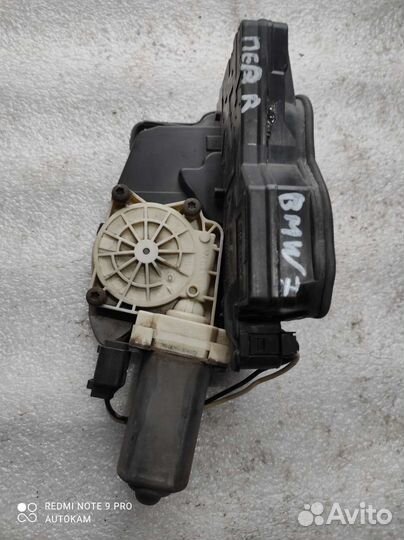 Замок двери передний правый BMW 745 e65