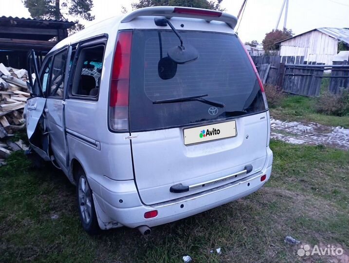 Toyota Town Ace Noah 2.0 AT, 1999, битый, 190 000 км