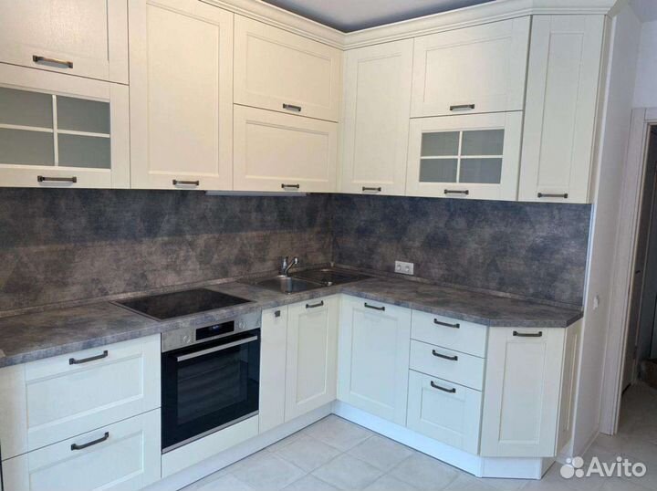 Покраска мебели фасадов кухни, шкафы