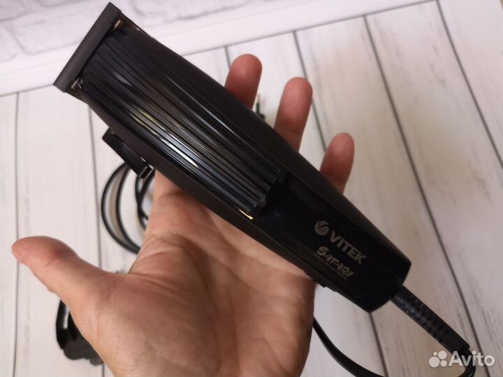 Машинка для стрижки волос vitek VT-2577 BN