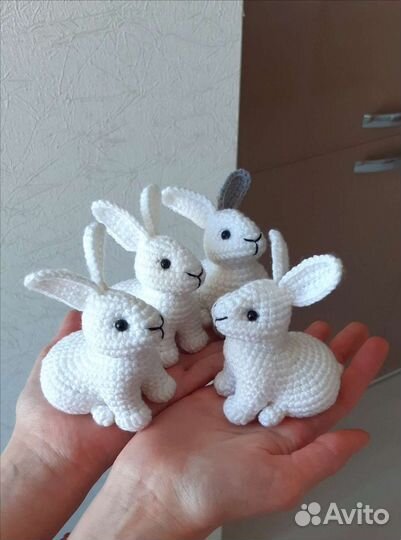 Кролик вязаный ручной работы