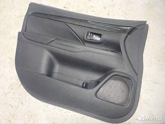 Обшивка двери передней левой Mitsubishi Outlander