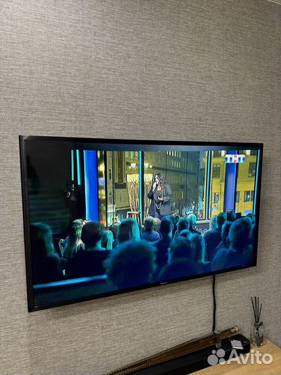Телевизор SMART tv диагональ 49