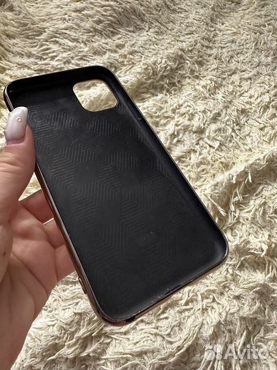 Чехол на iPhone 11