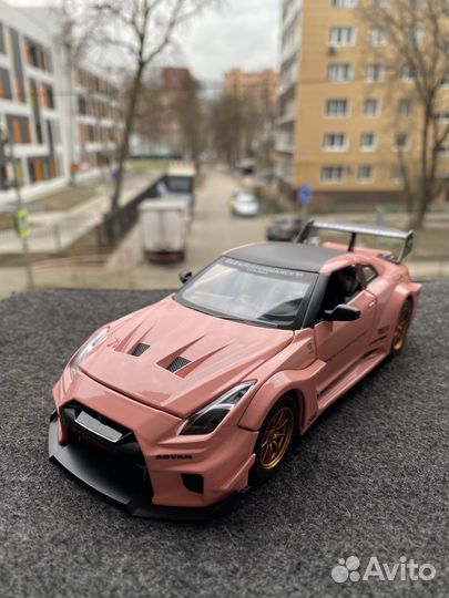 Модель авто Nissan GT-R R35