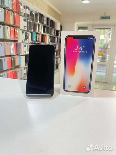 iPhone X, 64 ГБ