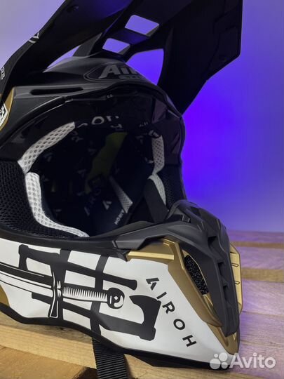 Внедорожный шлем Airoh Twist 2.0 Viking