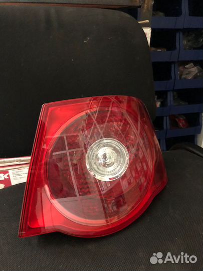 Фонарь задний VAG задний внутренний левый jetta 20