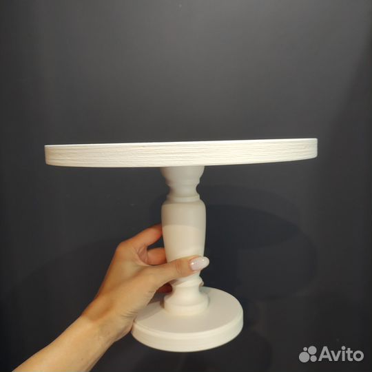 Тортовница деревянная на ножке