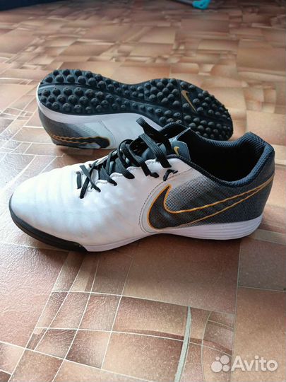 Шиповки Nike tiempo X