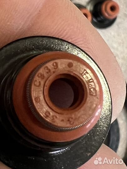 BL3Z6571A Сальник клапана ford