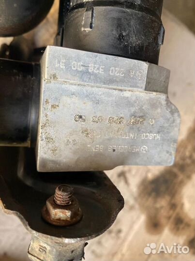 Блок клапанов гидроподвески Мерседес W220 W215 abc