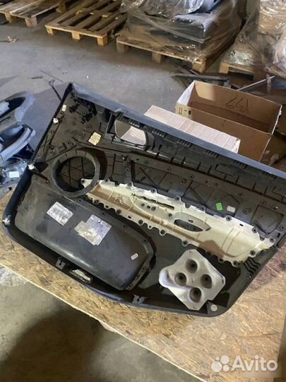 Обшивка передняя левая Peugeot 308