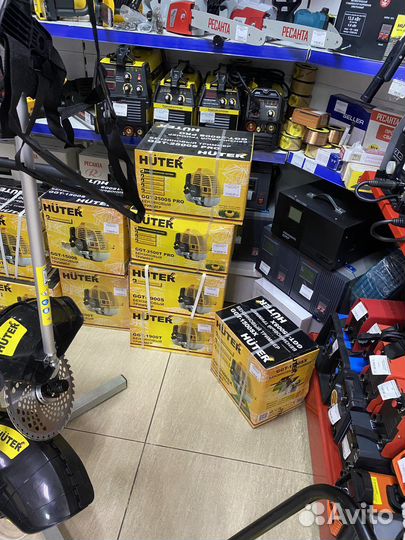 Бензиновый триммер для травы