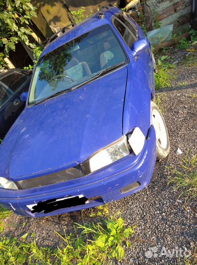 Тойота спринтер Кариб. Дверь итд