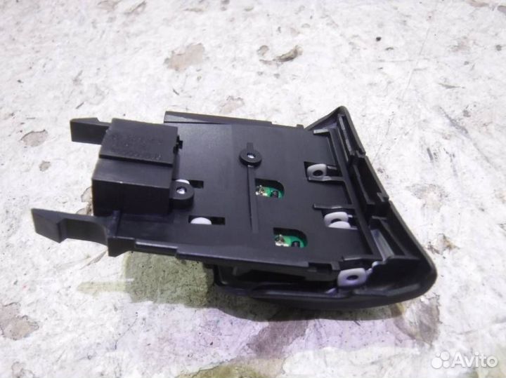 Кнопка Ниссан Patrol Y62