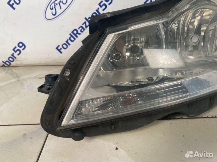 Фара передняя левая Mercedes-Benz C-Class W204