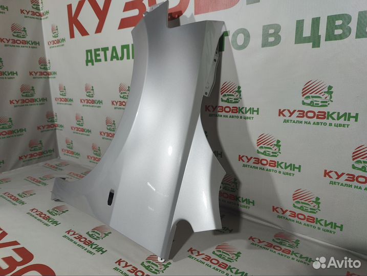 Крыло переднее Nissan Tiida 04-14 C11 все цвета