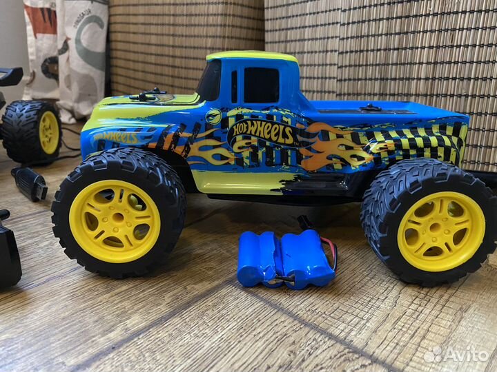 Машина на радиоуправлении HotWheels 2 шт