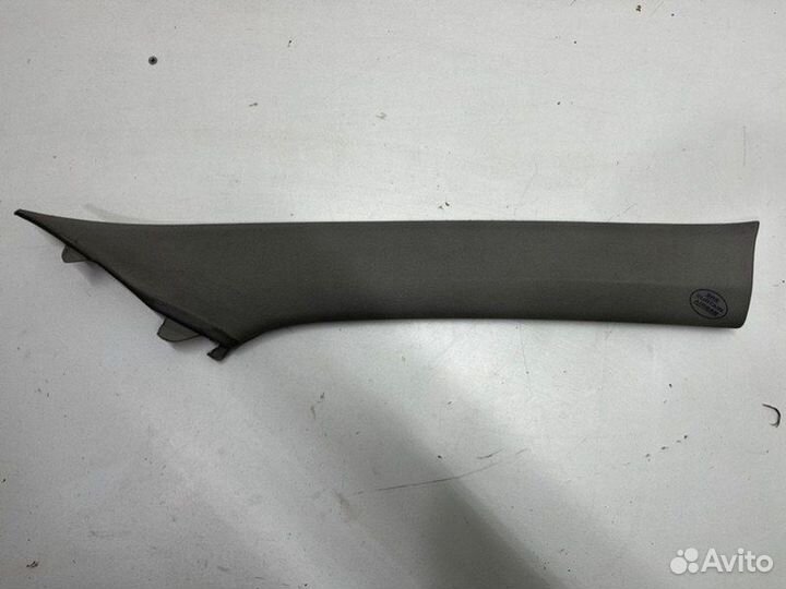 Накладка стойки кузова передняя правая Toyota