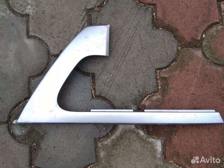 Hакладка левая передней двери Тoyota Land Cruiser