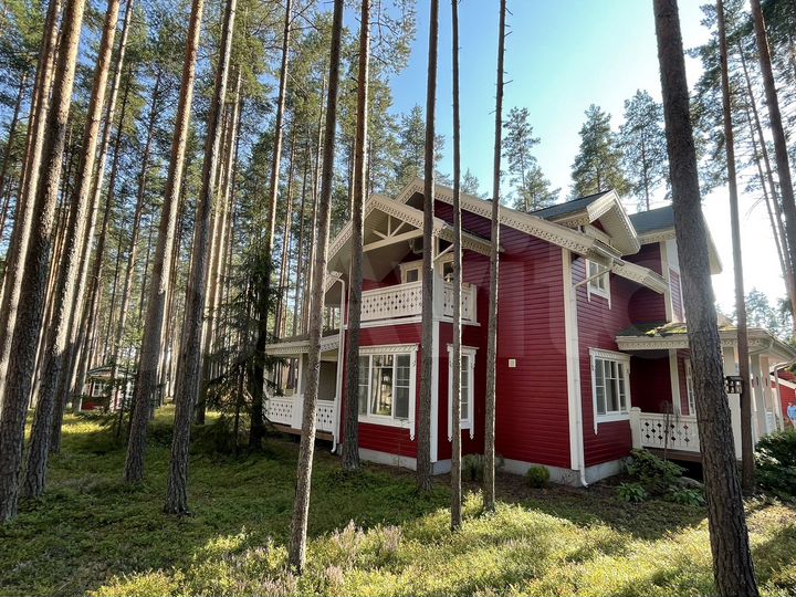 Дом 244,7 м² на участке 17,1 сот.