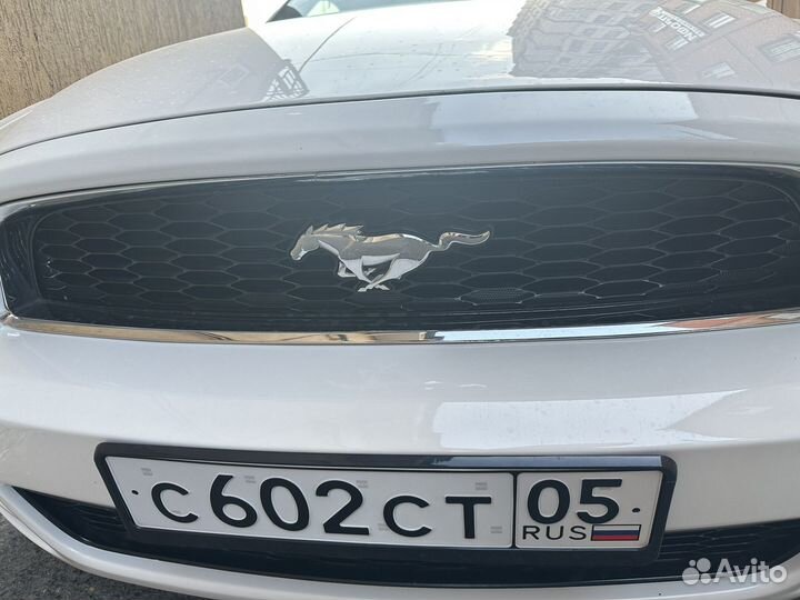 Бампер с решеткой и фары Ford Mustang