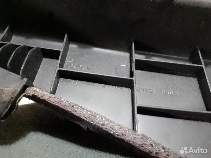 Держатель задней полки Opel Astra J GTC 2012-2017