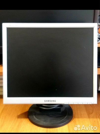 Монитор Samsung syncmaster 720N