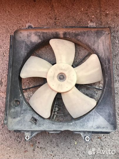 Вентилятор радиатора (диффузор) Honda Civic 4D