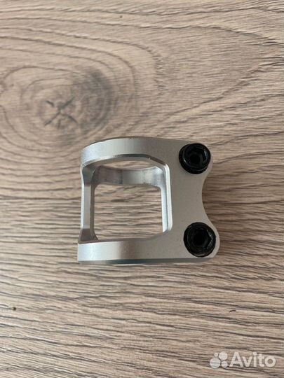 Зажим для трюкового самоката новый