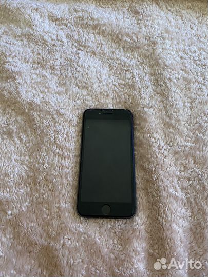 Телефон iPhone 8