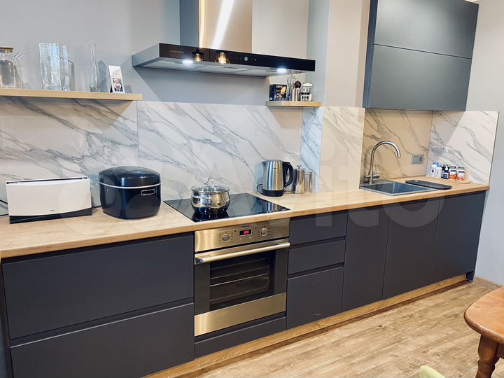 4-к. квартира, 105 м², 1/10 эт.