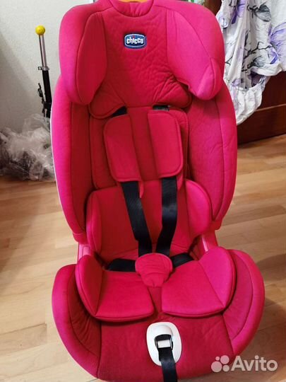 Автокресло Chicco Youniverse fix Red Passion