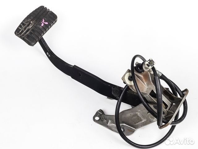 Педаль тормоза Mitsubishi Pajero 3