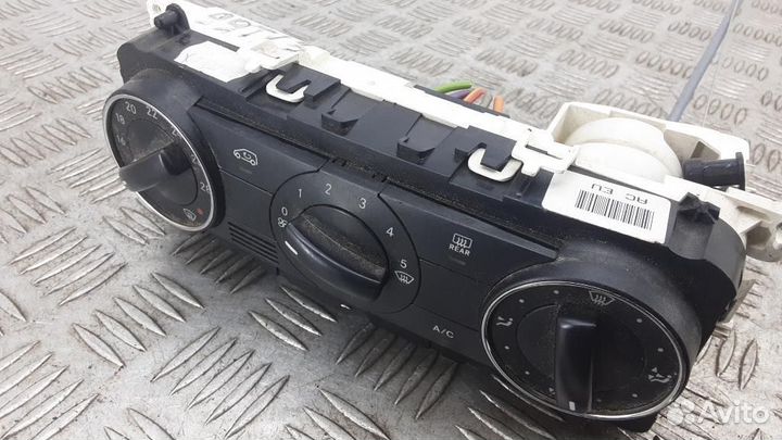 Блок управления климатической установкой Mercedes