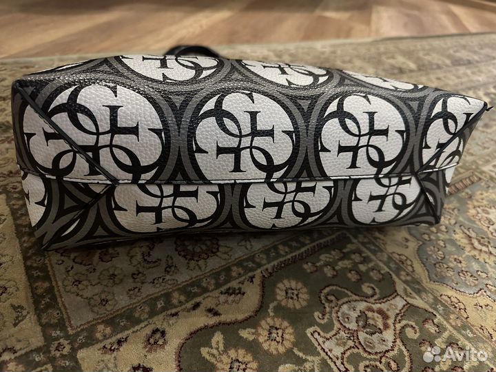Сумка guess