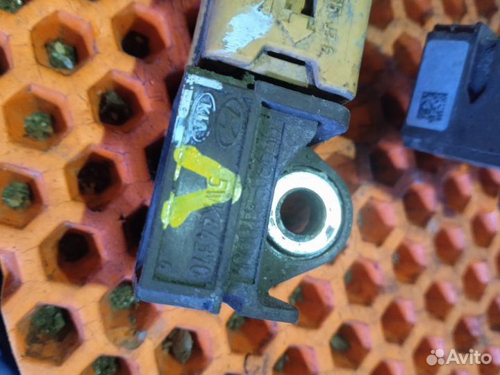 Датчик AIR BAG Kia Quoris рестайлинг KH 09.2014