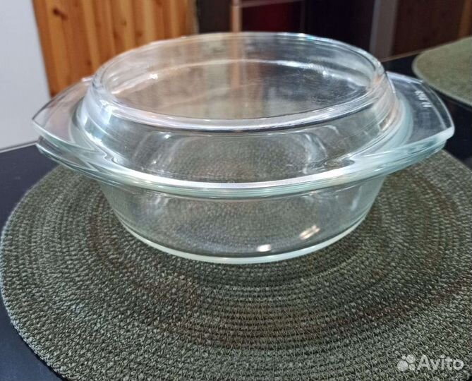 Стеклянная кастрюля