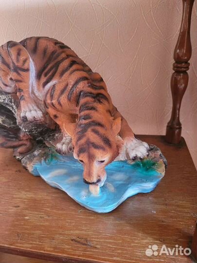 Фигурка тигра