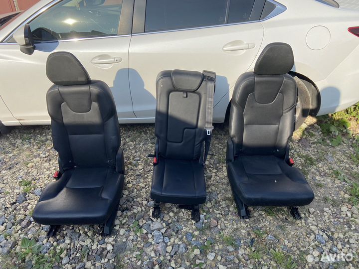 Задний ряд сидений Volvo XC90