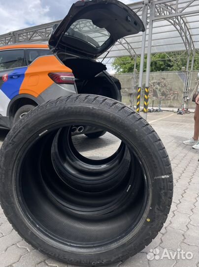 Bridgestone Blizzak DM-V3 285/45 R22