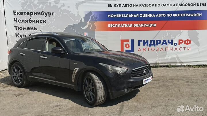 Поводок стеклоочистителя передний правый Infiniti